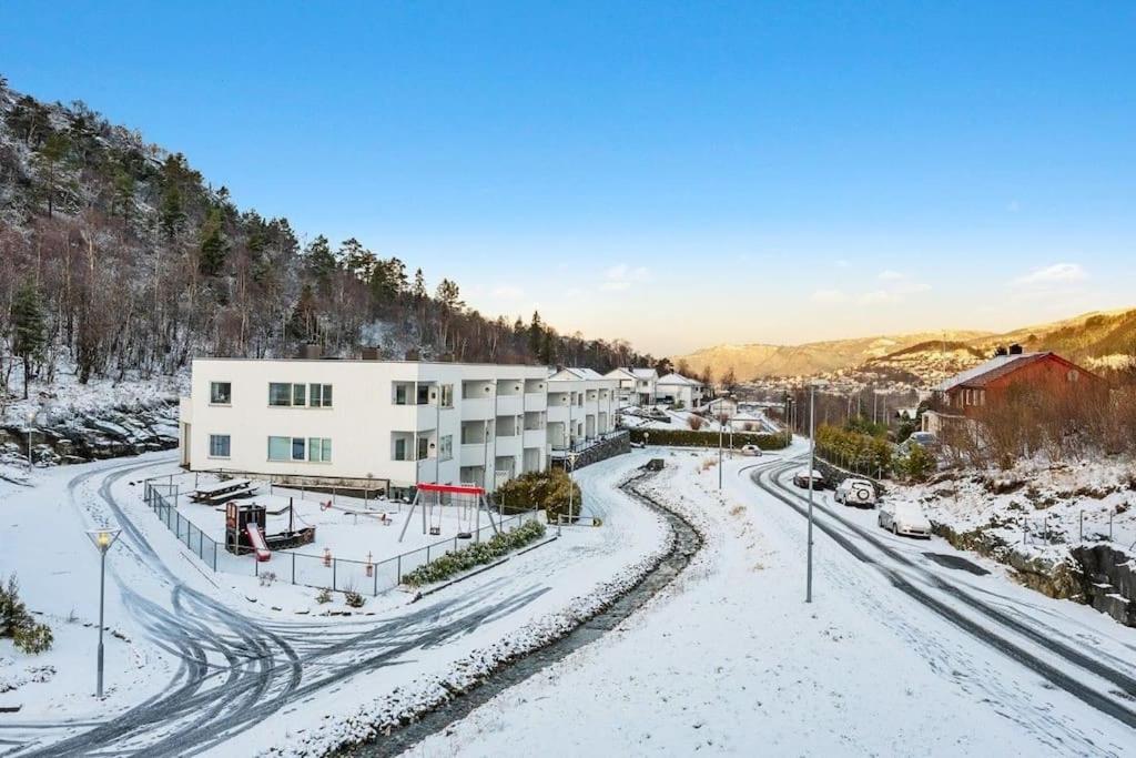 Stor Og Moderne Leilighet I Indre Arna Bergen Gratis Parkering!! Екстер'єр фото
