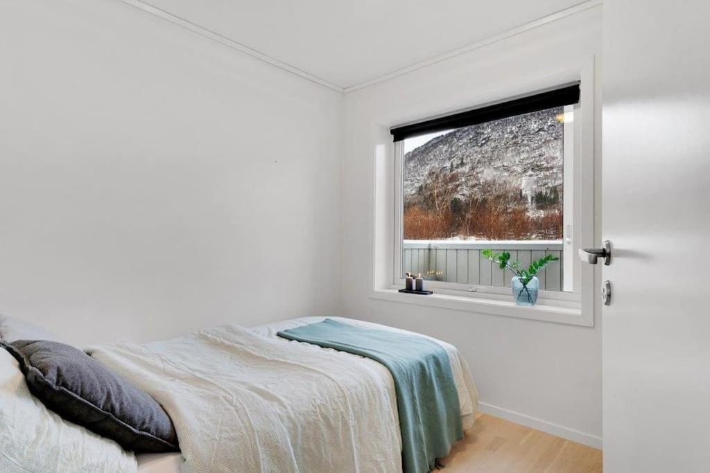 Stor Og Moderne Leilighet I Indre Arna Bergen Gratis Parkering!! Екстер'єр фото
